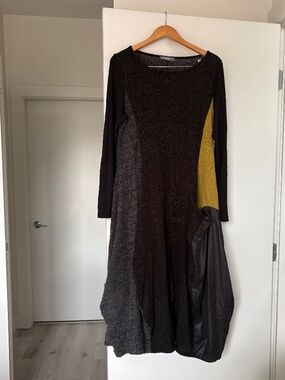 Beautiful dress by Alembika size 4